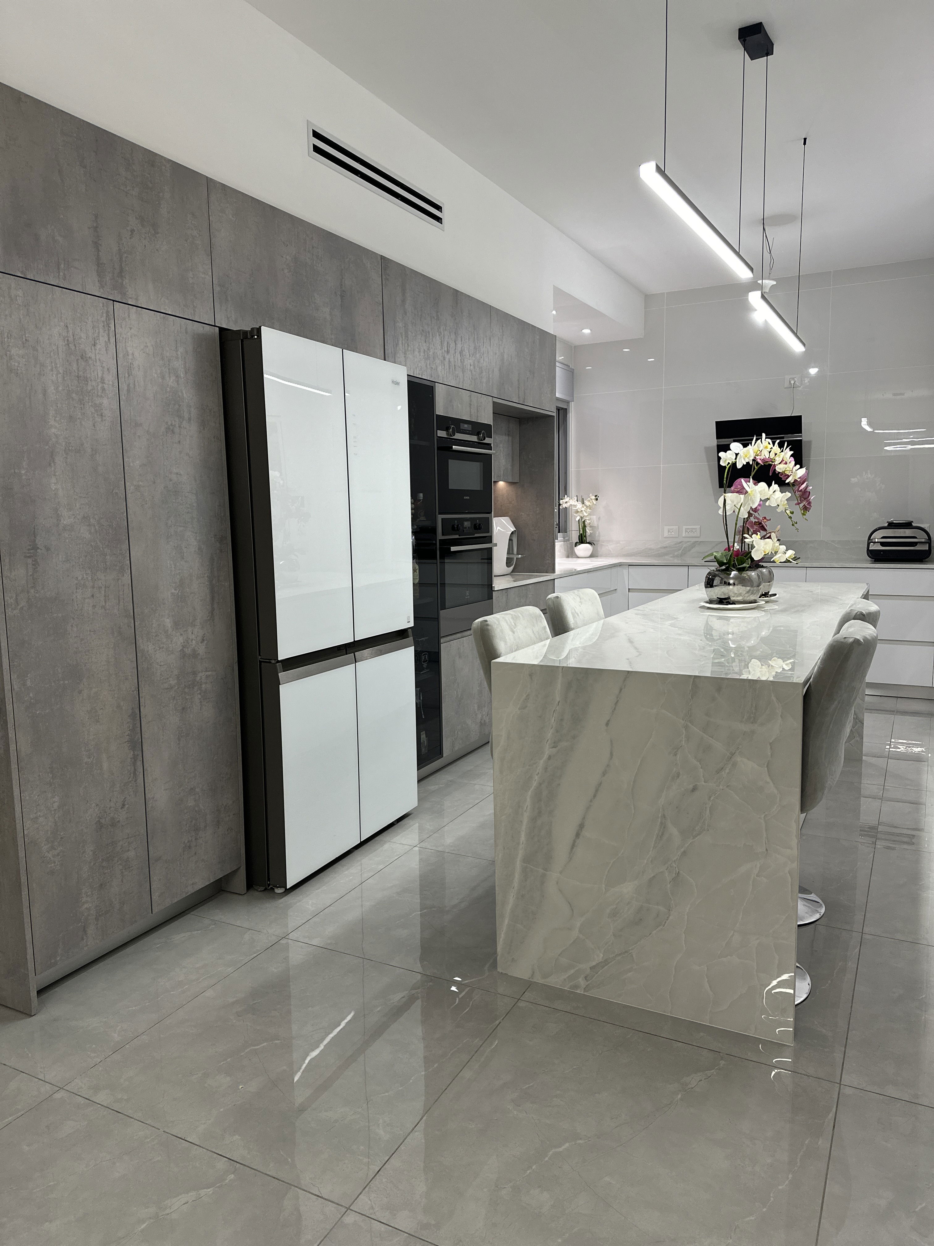 Modern kitchen in two colors