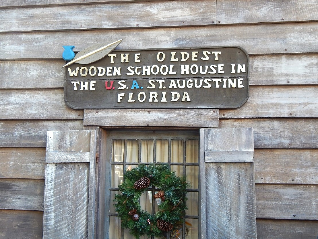 La casa escuela más antigua de los Estados Unidos, edificada en madera, San Agustín, Florida.