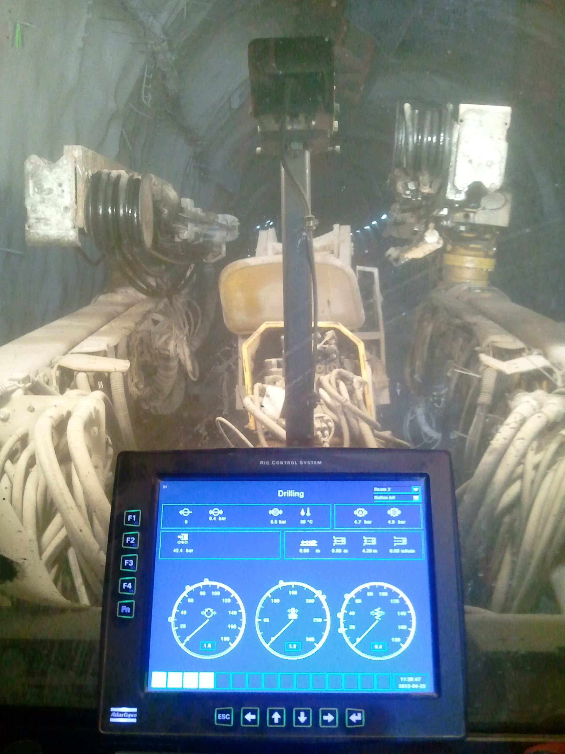 מערכות בקרה בתחום המנהור כולל הידראוליקה מתקדמת