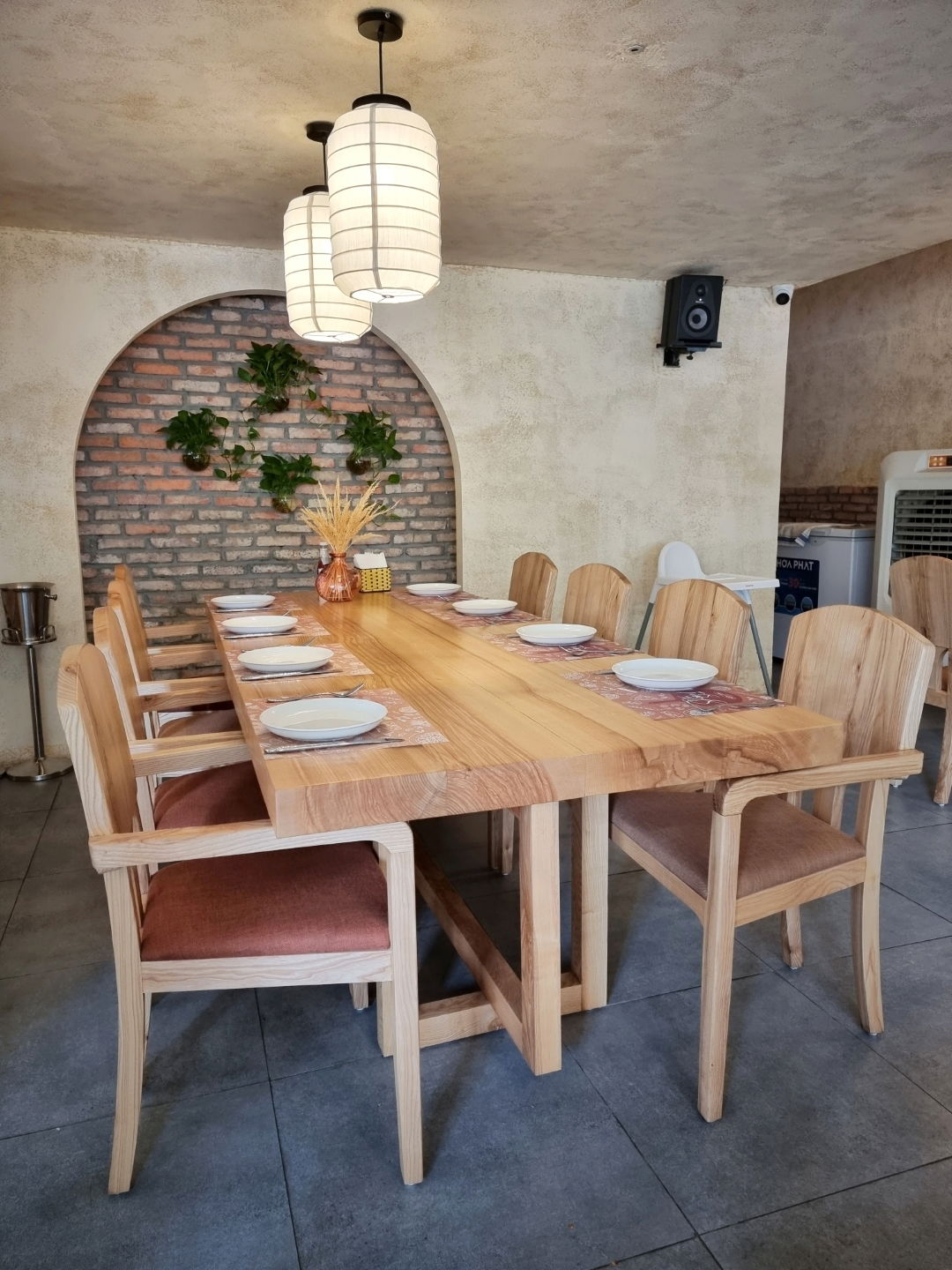 Thiết kế nội thất nhà hàng