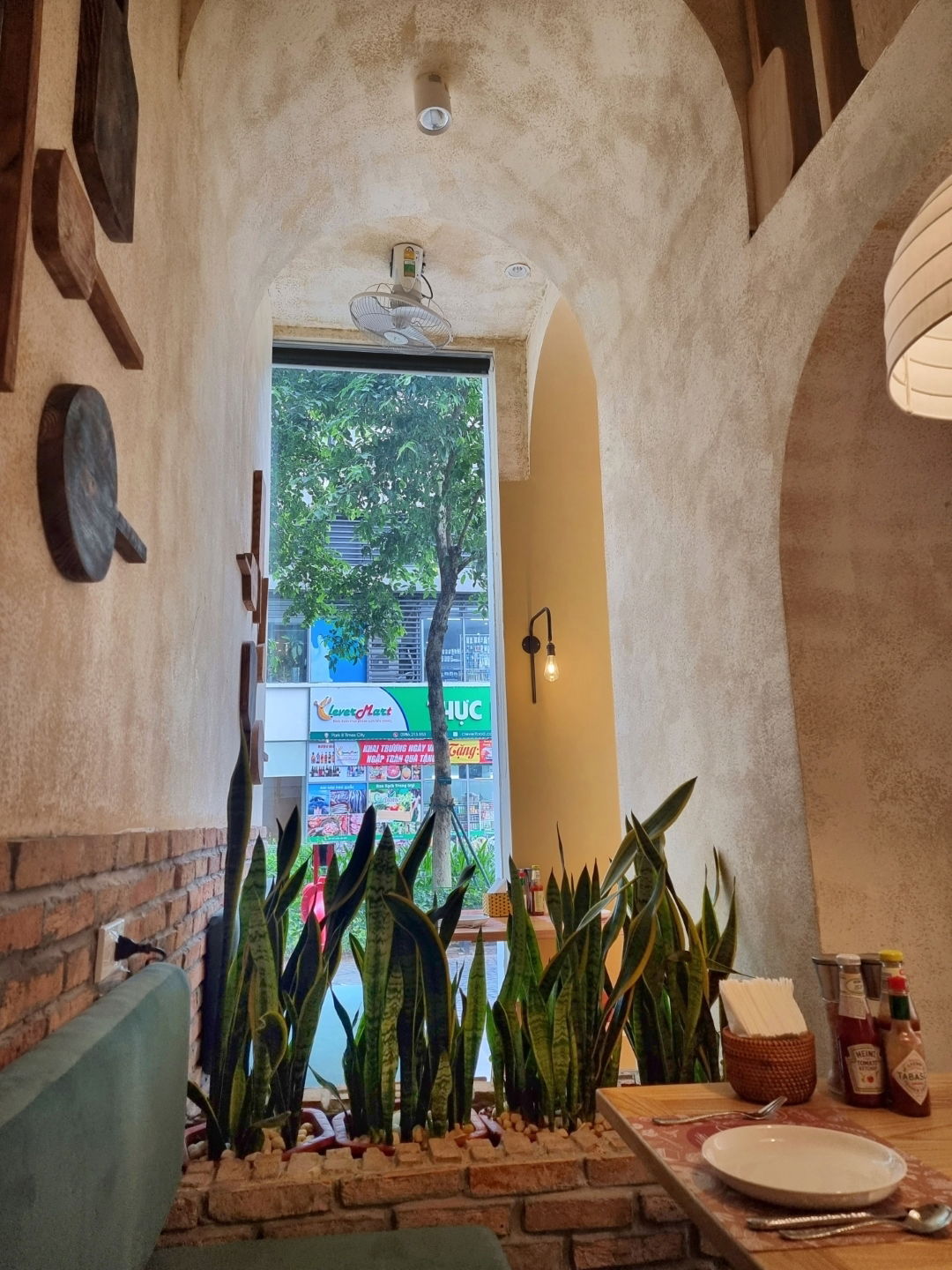 Thiết kế nội thất nhà hàng