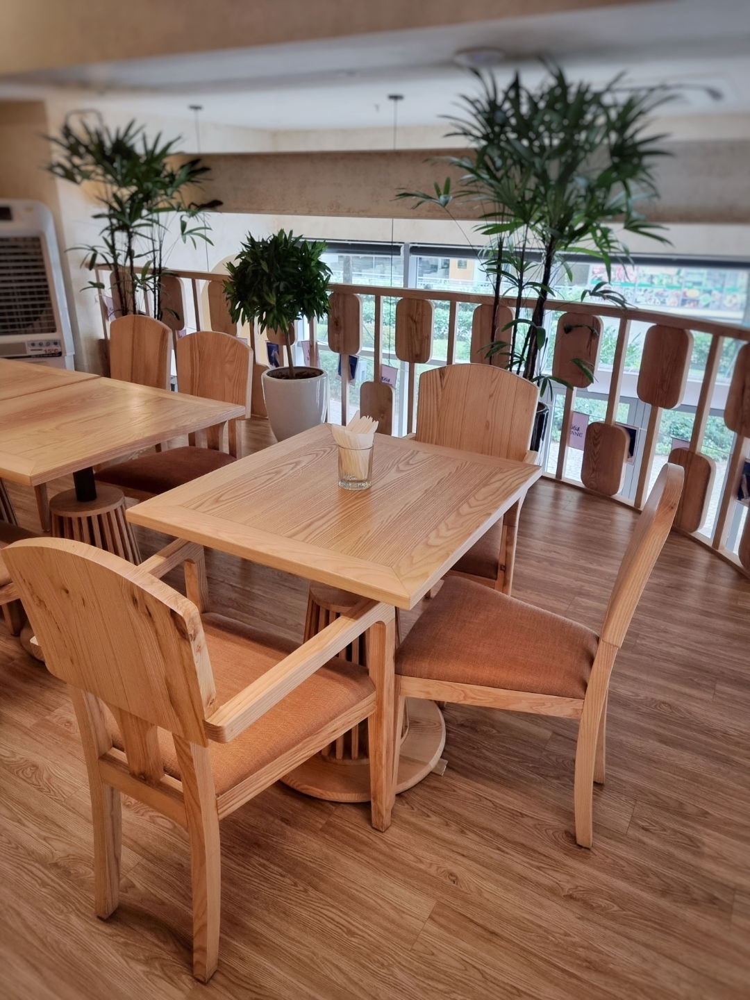 Thiết kế nội thất nhà hàng