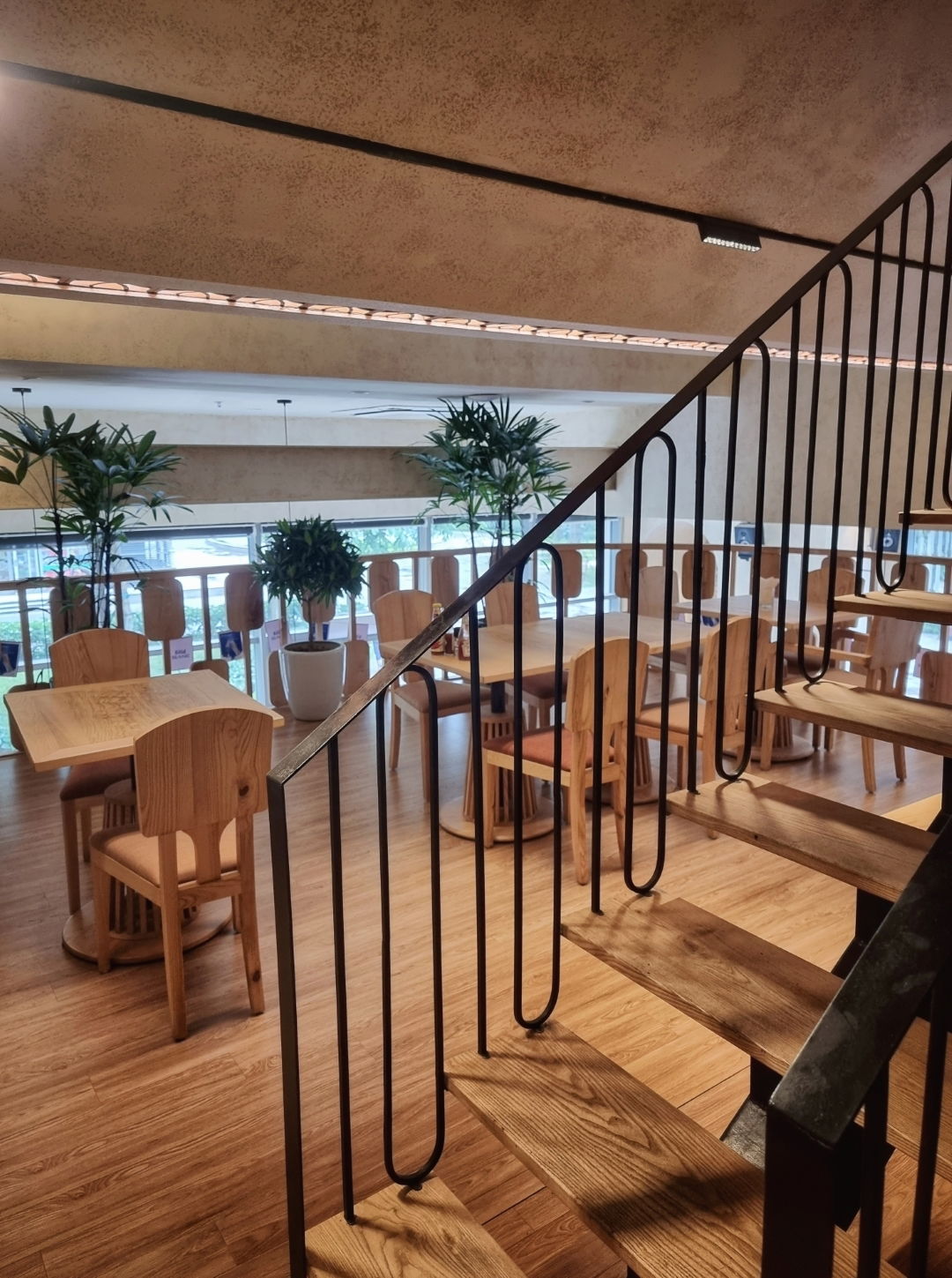 Thiết kế nội thất nhà hàng