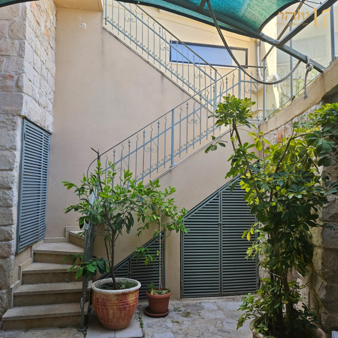 An authentic house in the heart of Kiryat HaOmen Safed