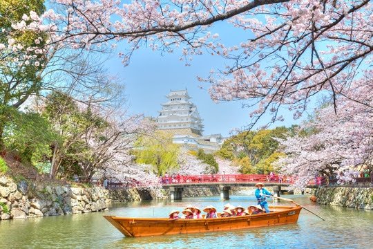 Himeji-borgen, Japan sett fra båt