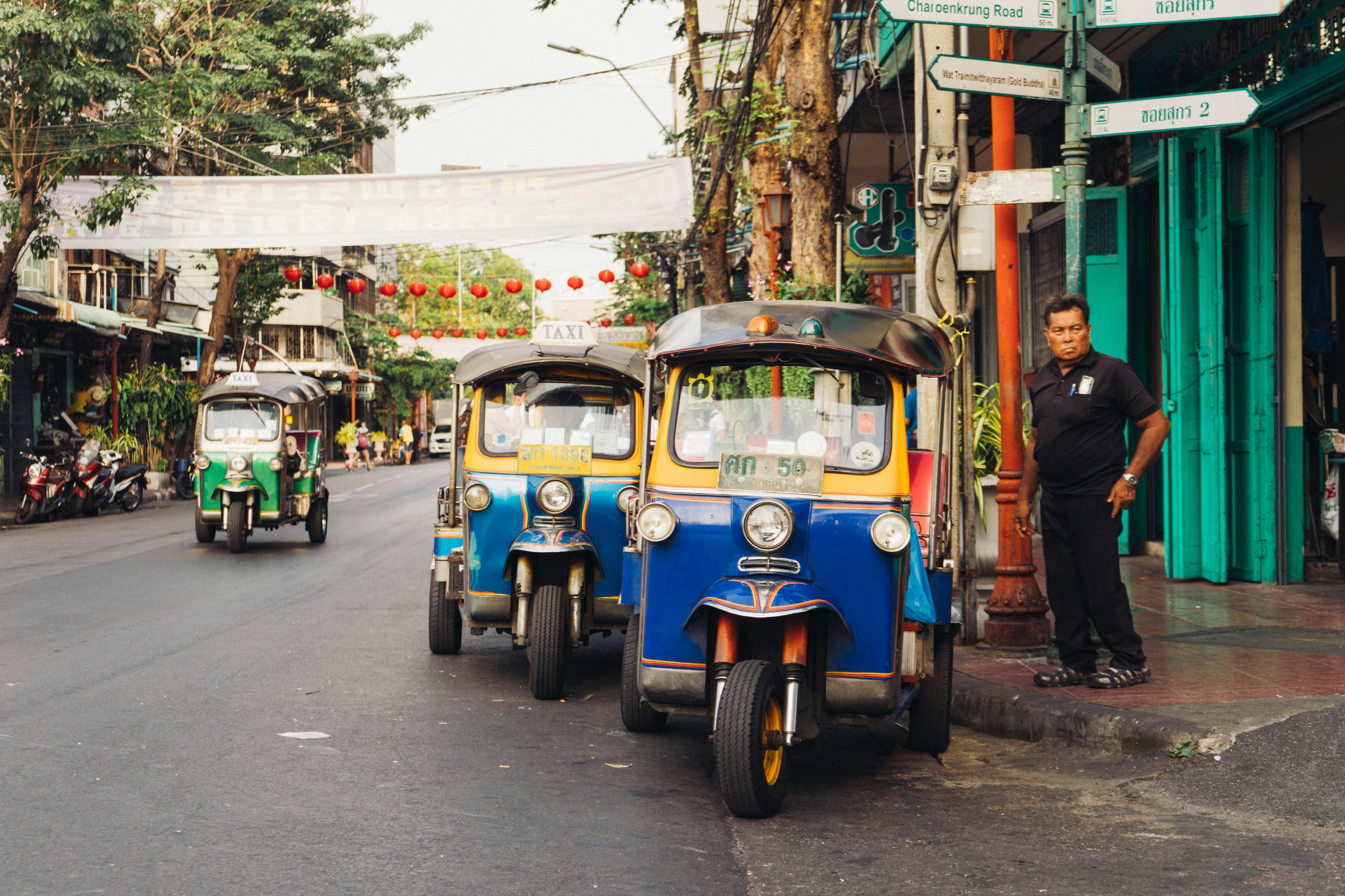 Tuk-Tuk på gata i Bangkok
