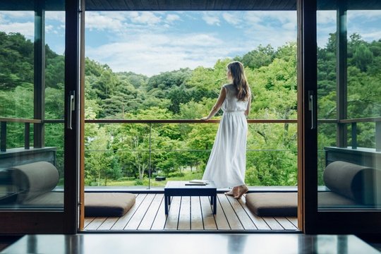 Det luksuriøse feriestedet HOSHINOYA Karuizawa en time togtur fra Tokyo