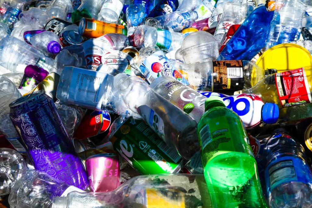 PET-Flaschen werden zu Mikroplastik