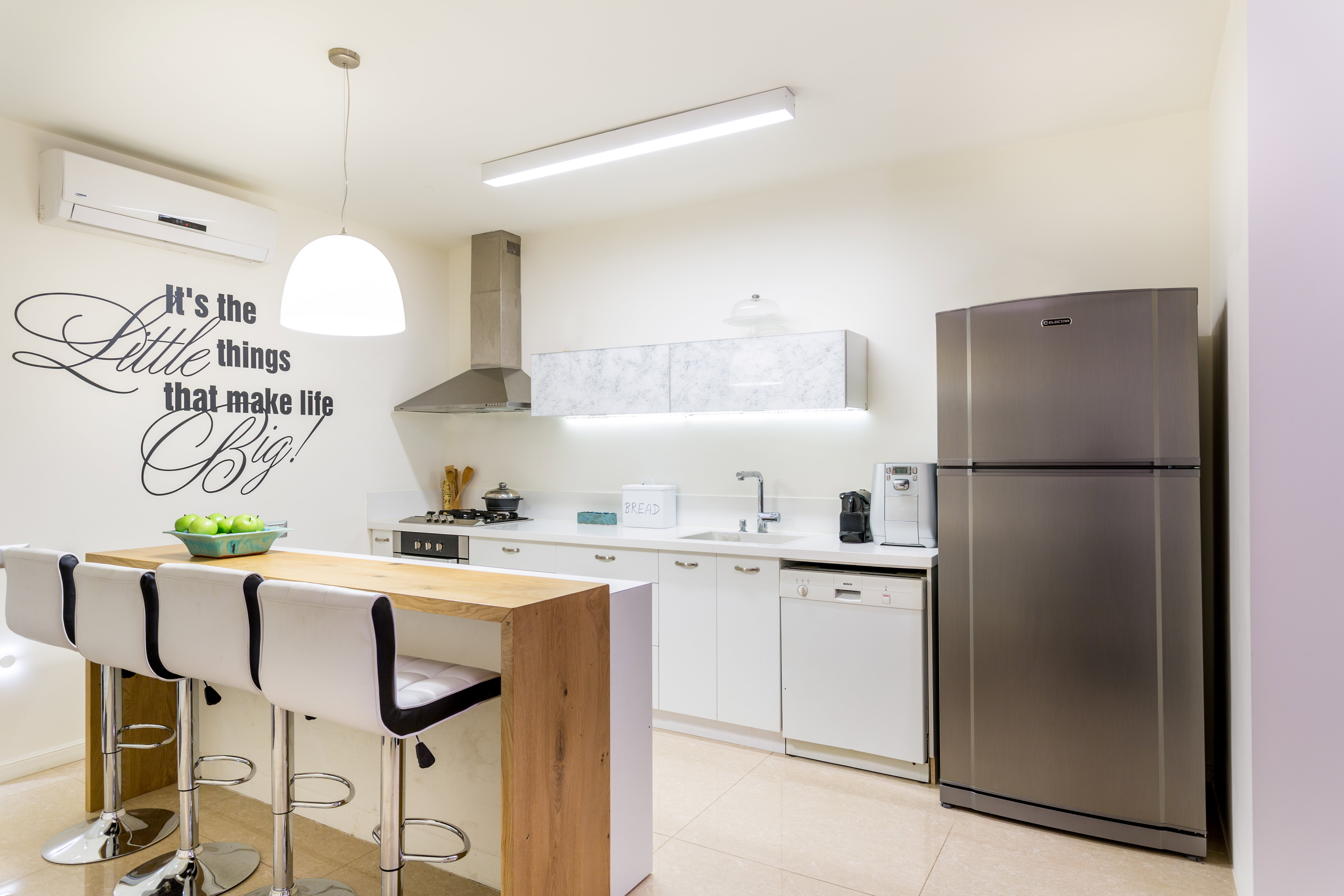 Unité de logement dans une maison privée à Sharon