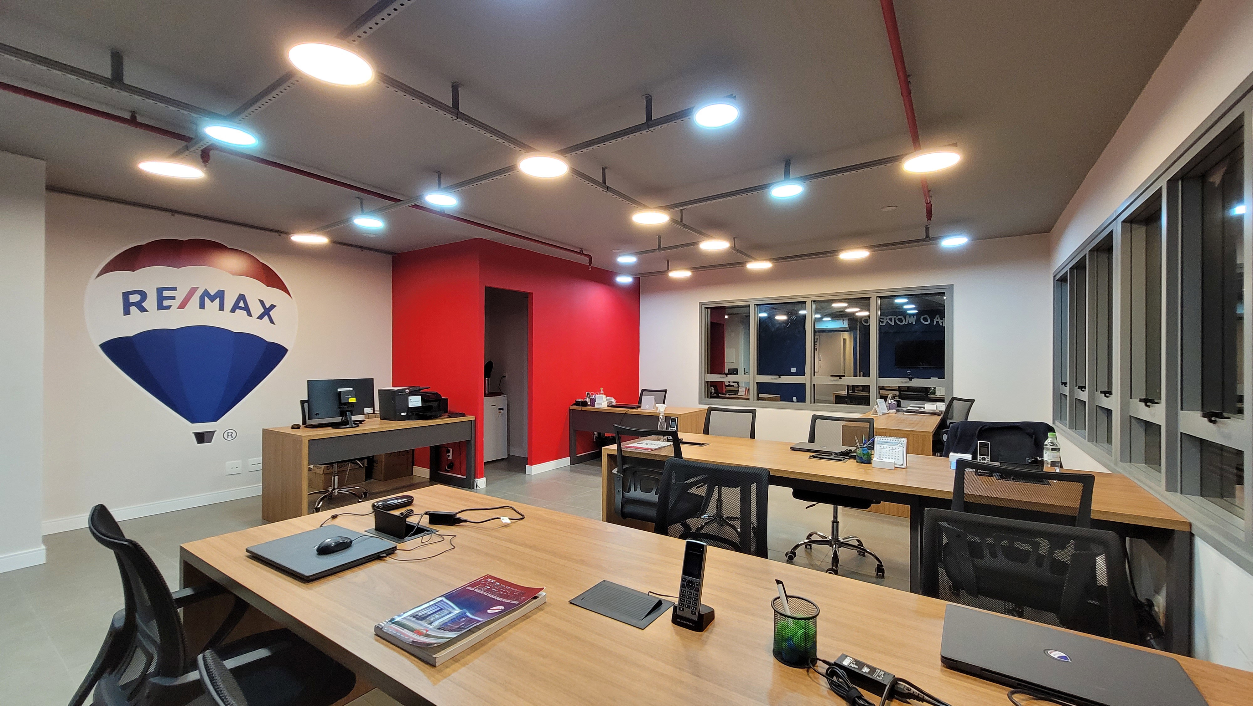 RE/MAX DONNO - Real Estate