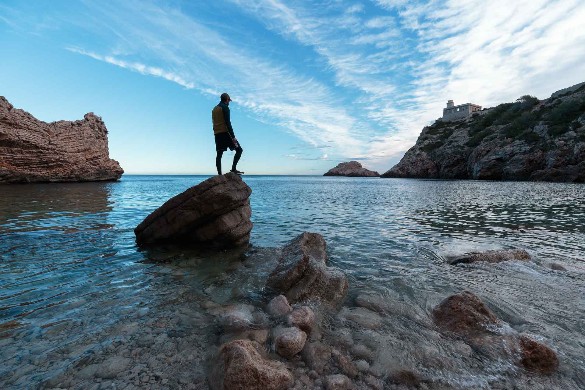 WALKING NEXT TO STRATA