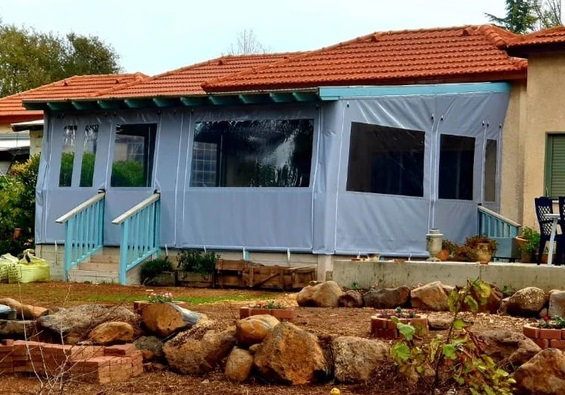 Tarpaulin costume made with transparent fabric