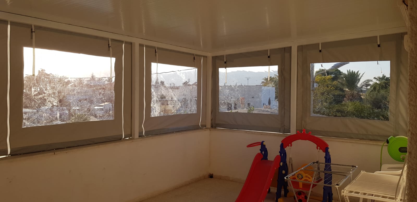 Tarpaulin costume made with transparent fabric