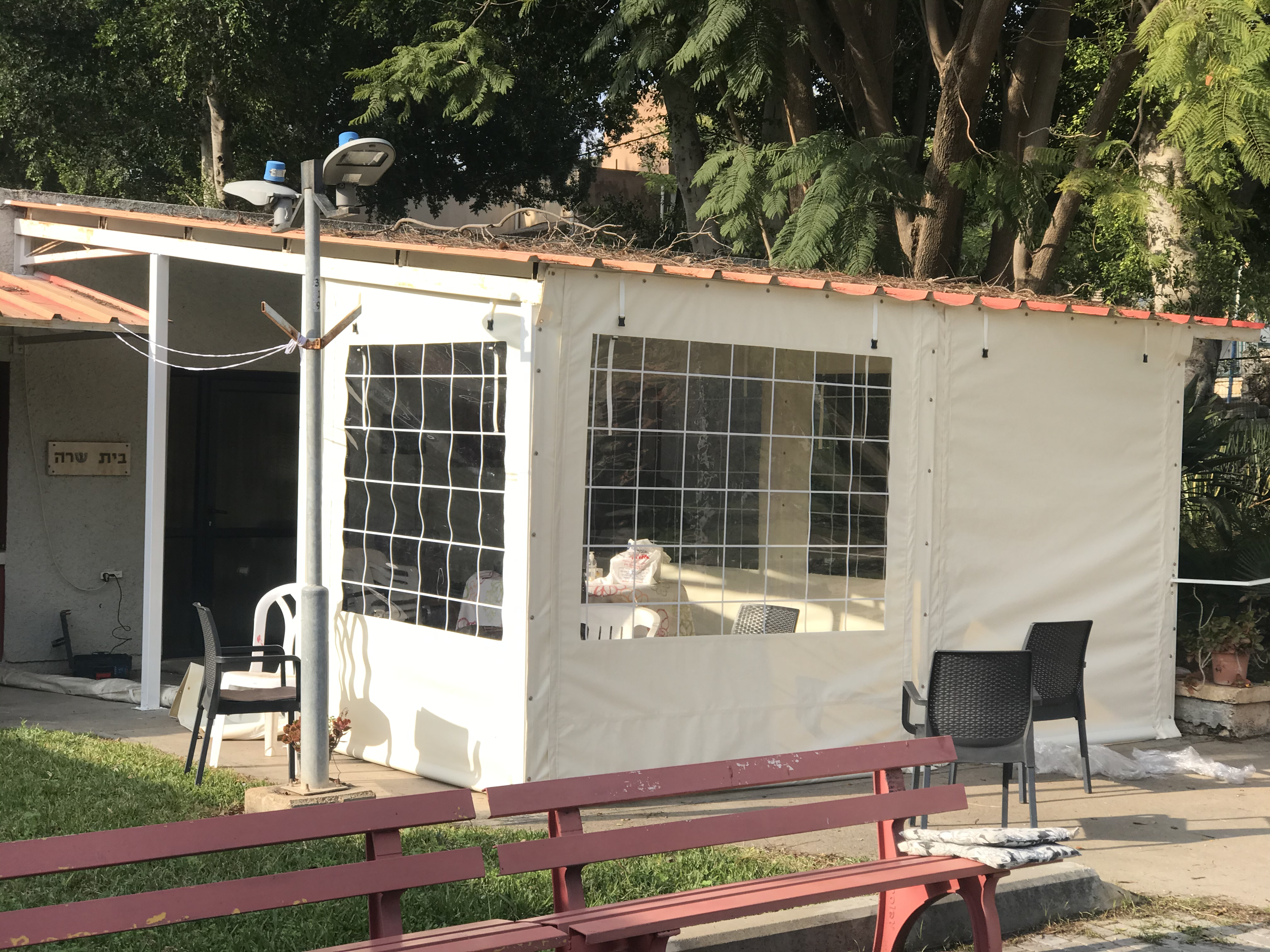 Tarpaulin costume made with transparent fabric