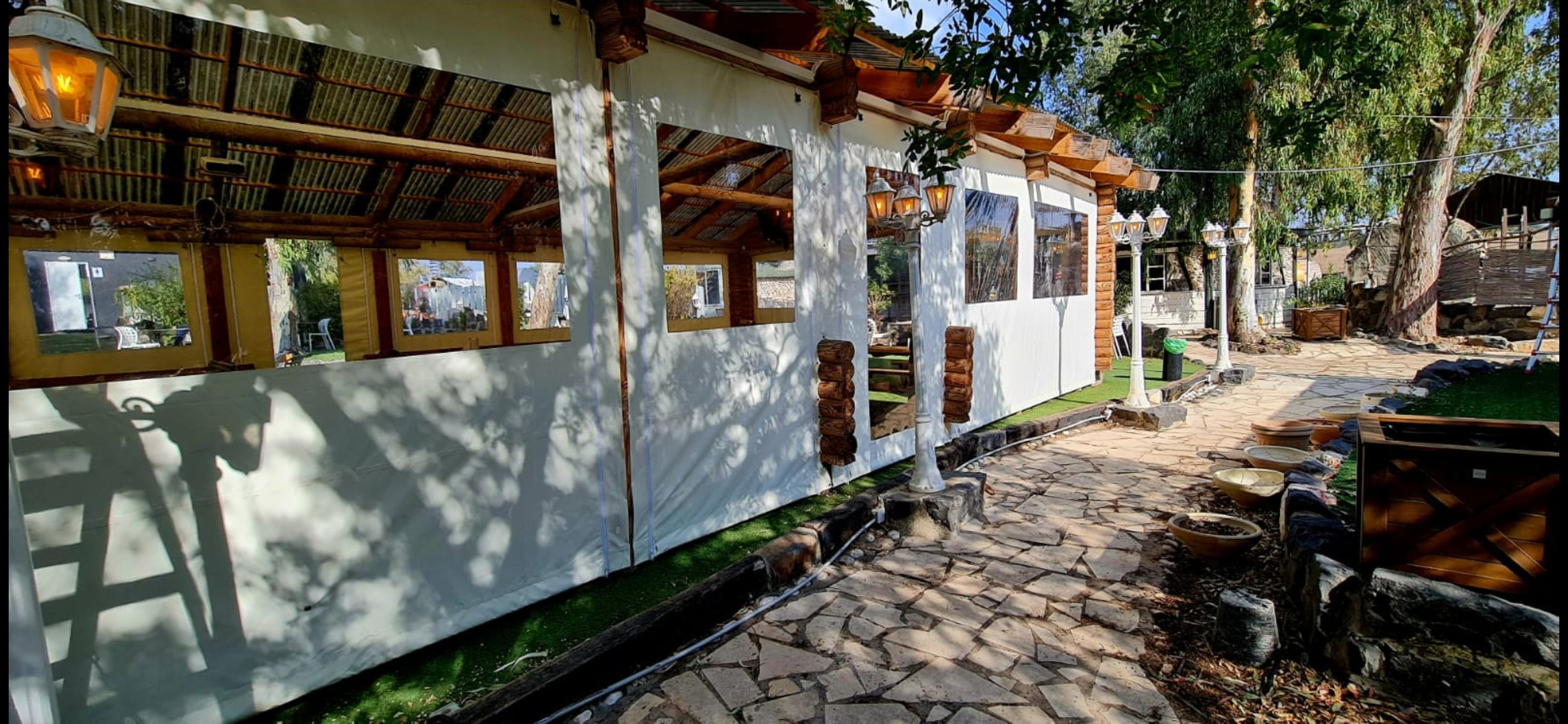 Tarpaulin costume made with transparent fabric