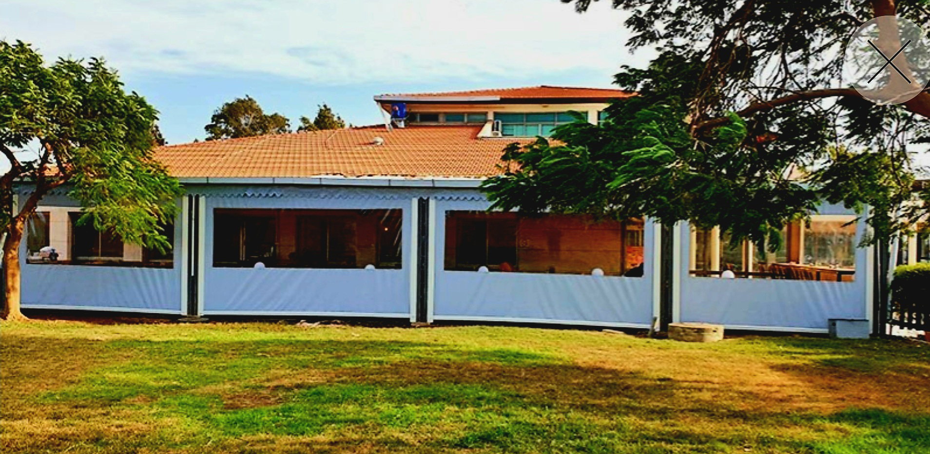 Tarpaulin costume made with transparent fabric