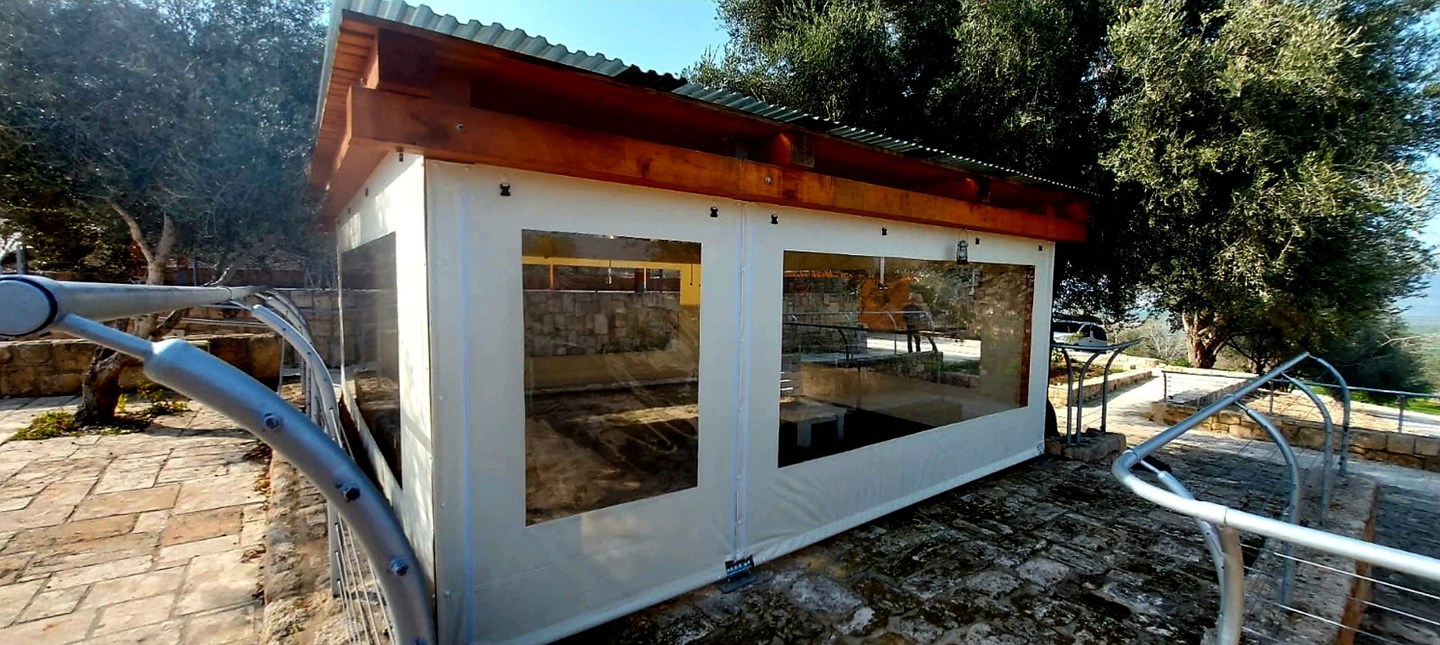 Tarpaulin costume made with transparent fabric