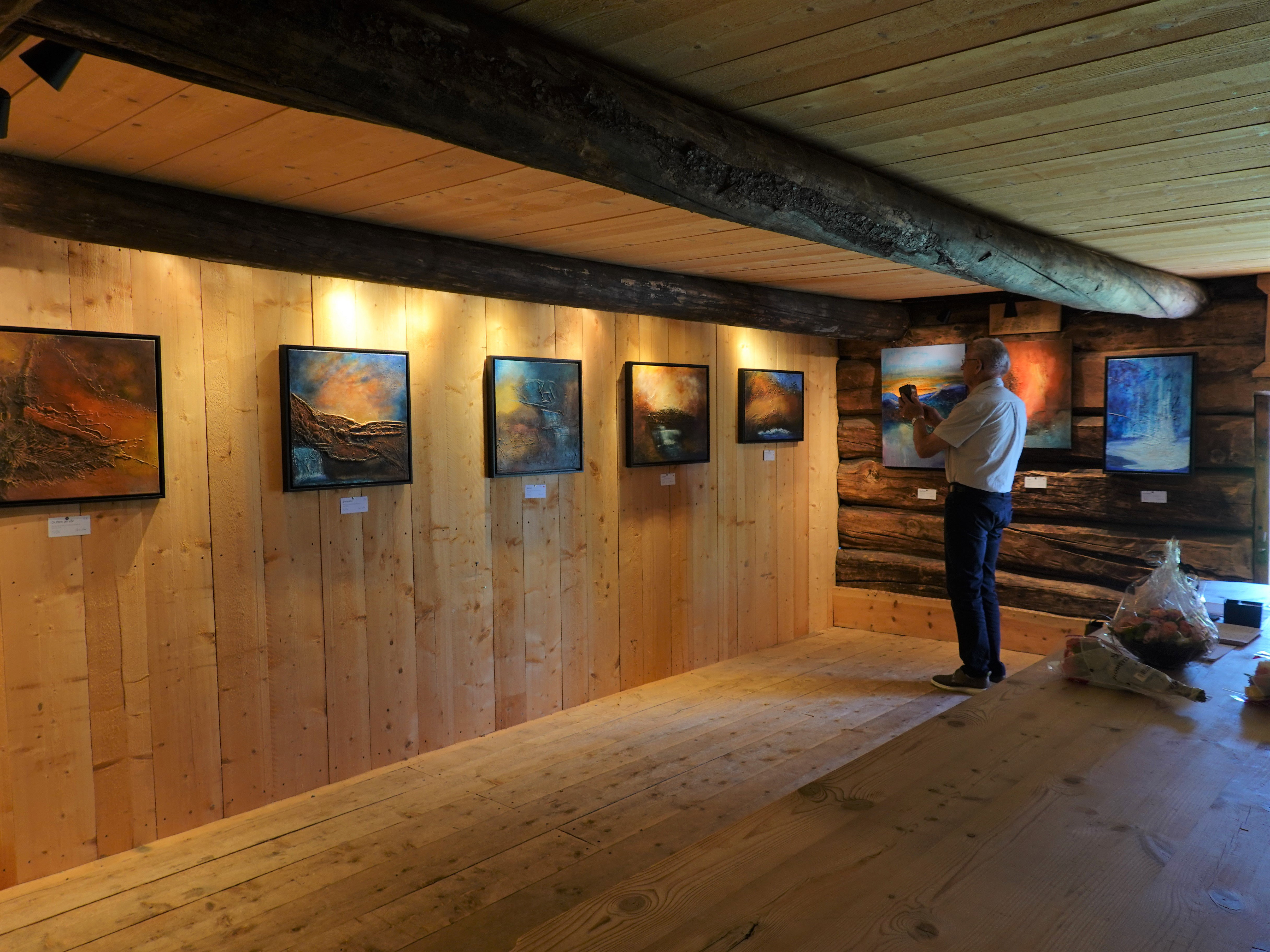 juni til august 2023