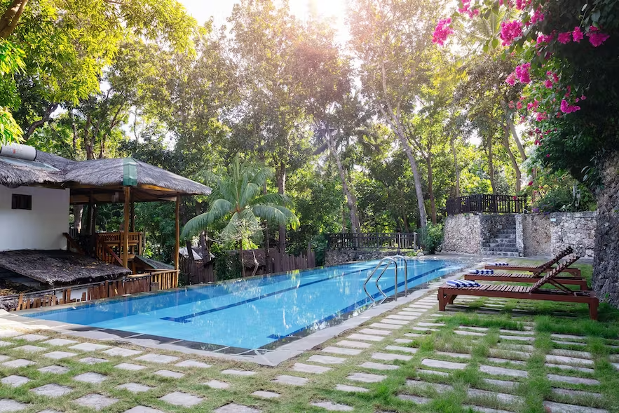 斯特兰德精品度假村的室外游泳池 斯特兰德精品度假村的室外游泳池